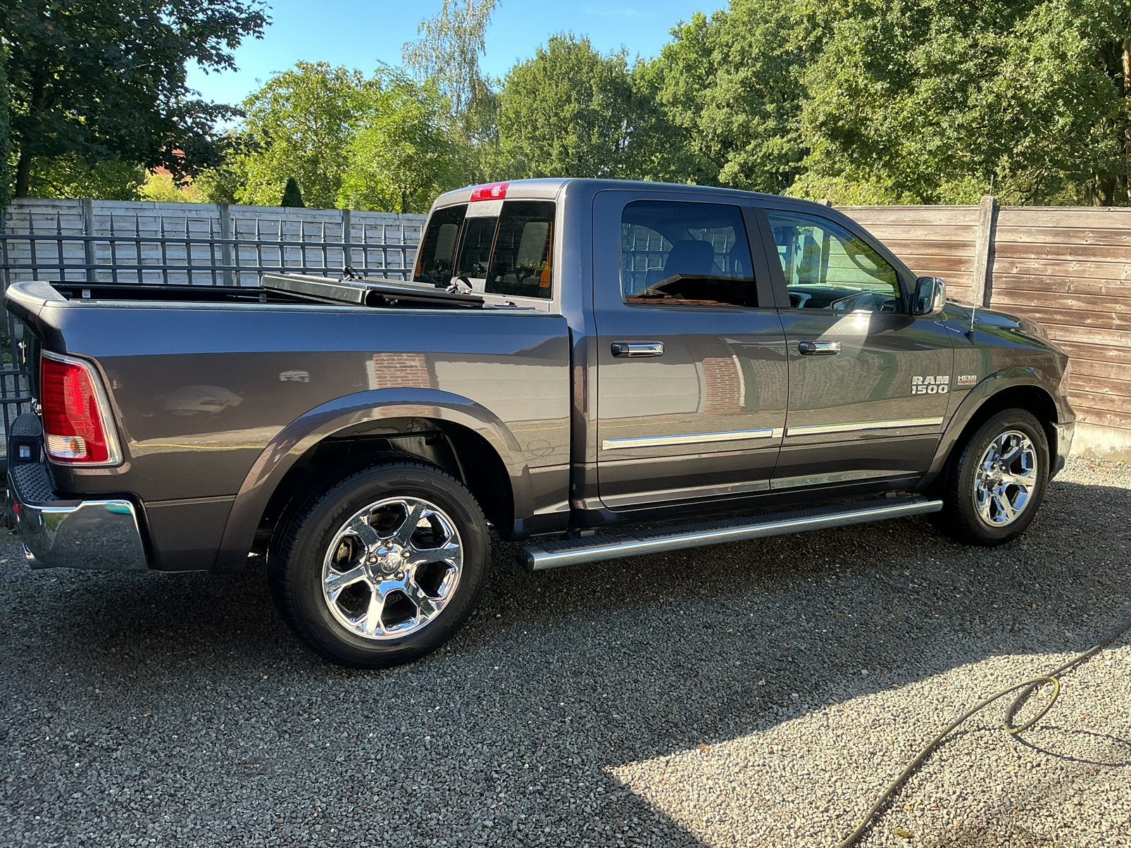 Dodge RAM 1500 Laramie 5,7 Hemi, Autos, Cuir, Argent ou Gris, Achat, 295 kW