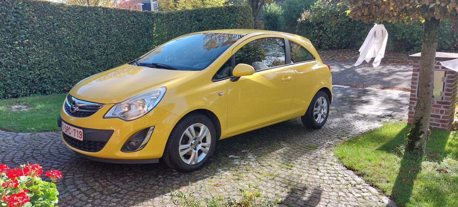 Opel Corsa D 1.0 Benzine, Autos, 998 cm³, Jaune, Boîte manuelle, Noir