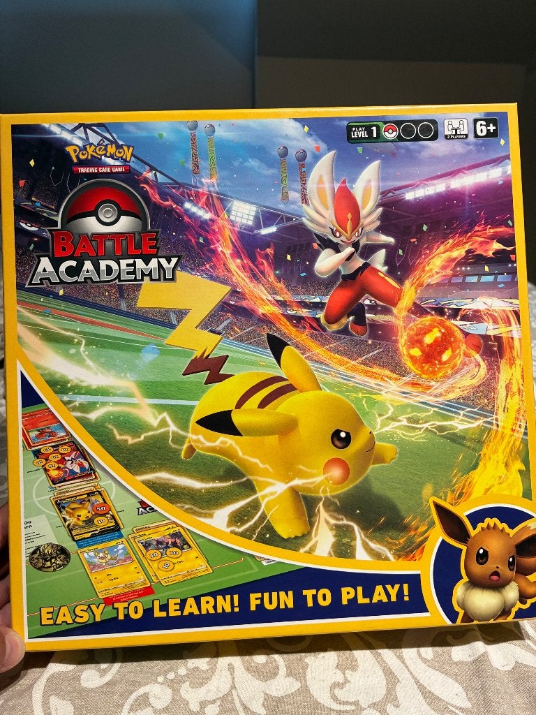 Pokémon Battle Academy Box complete, Hobby en Vrije tijd, Ophalen of Verzenden, Zo goed als nieuw, Starterdeck, Foil