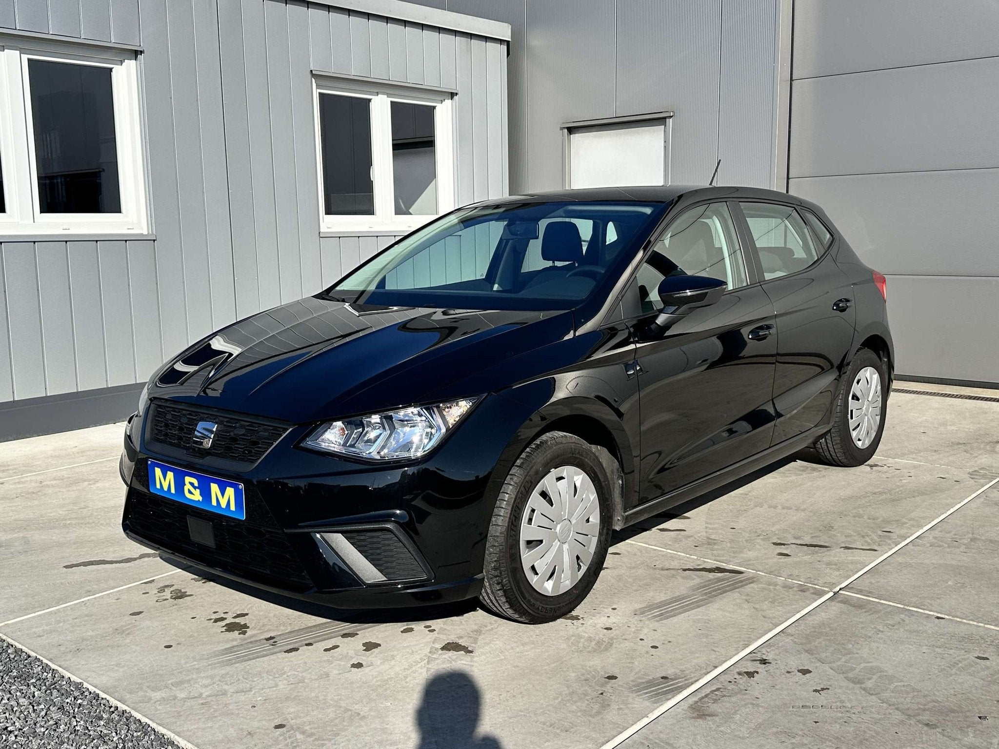 Seat Ibiza Ibiza 1.0i MPI * 12 m garantie *, Stof, Gebruikt, https://public.car-pass.be/vhr/ed9dc389-5518-4d18-9be9-248848244698