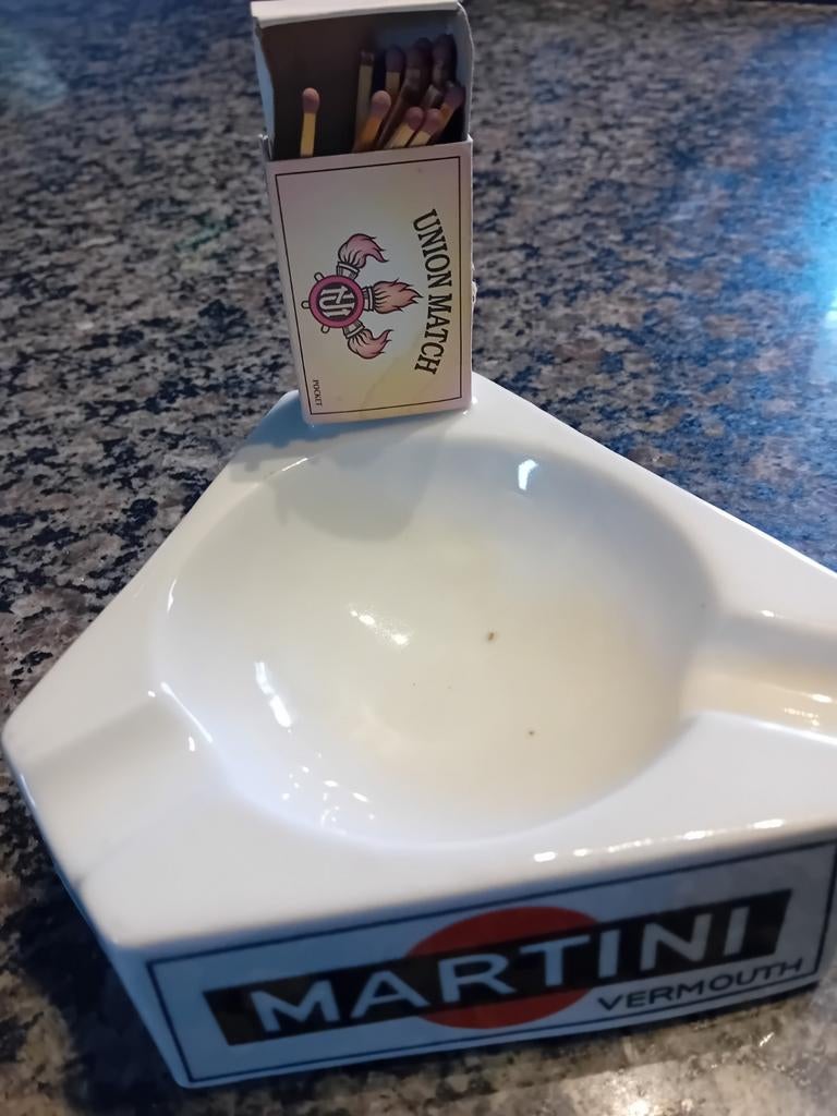 Cendrier martini vintage avec porte allumettes, Enlèvement, Cendrier