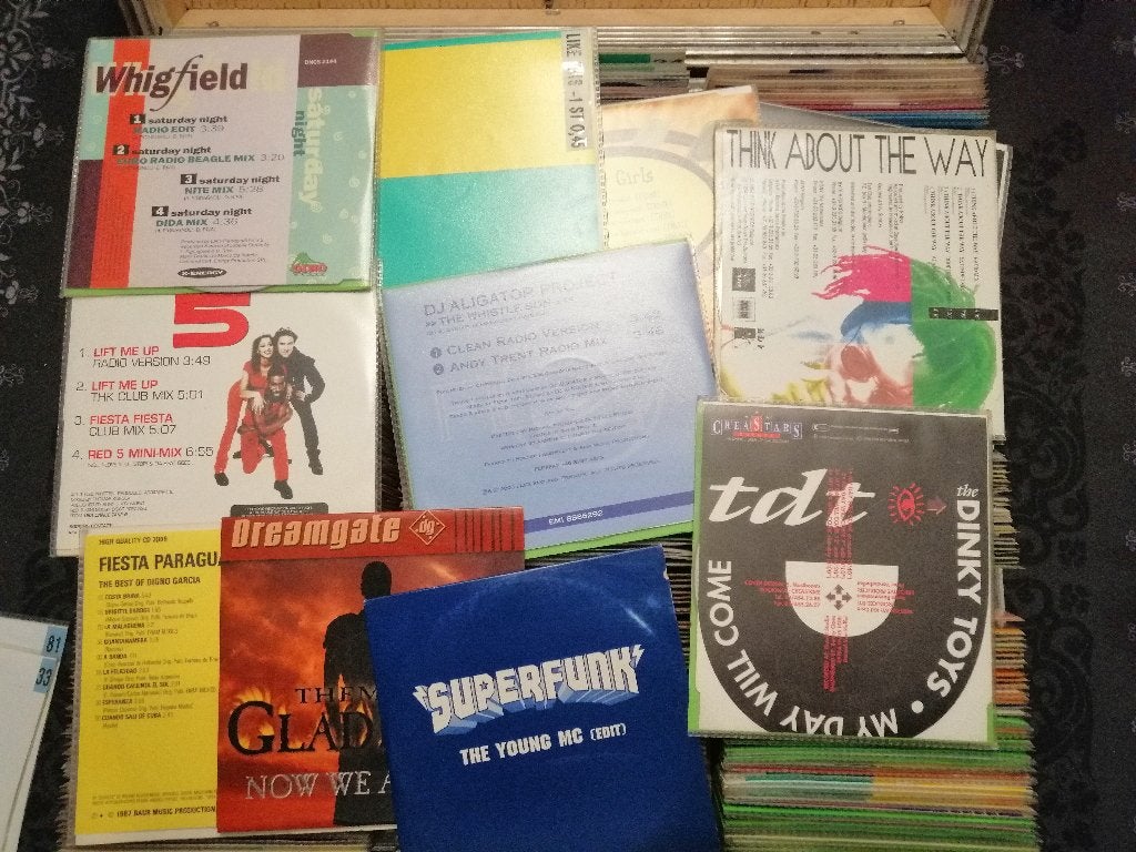 Ongeveer 2500 cd's singles , maxi's , full albumes enz, Cd's en Dvd's, Ophalen, Gebruikt, Pop