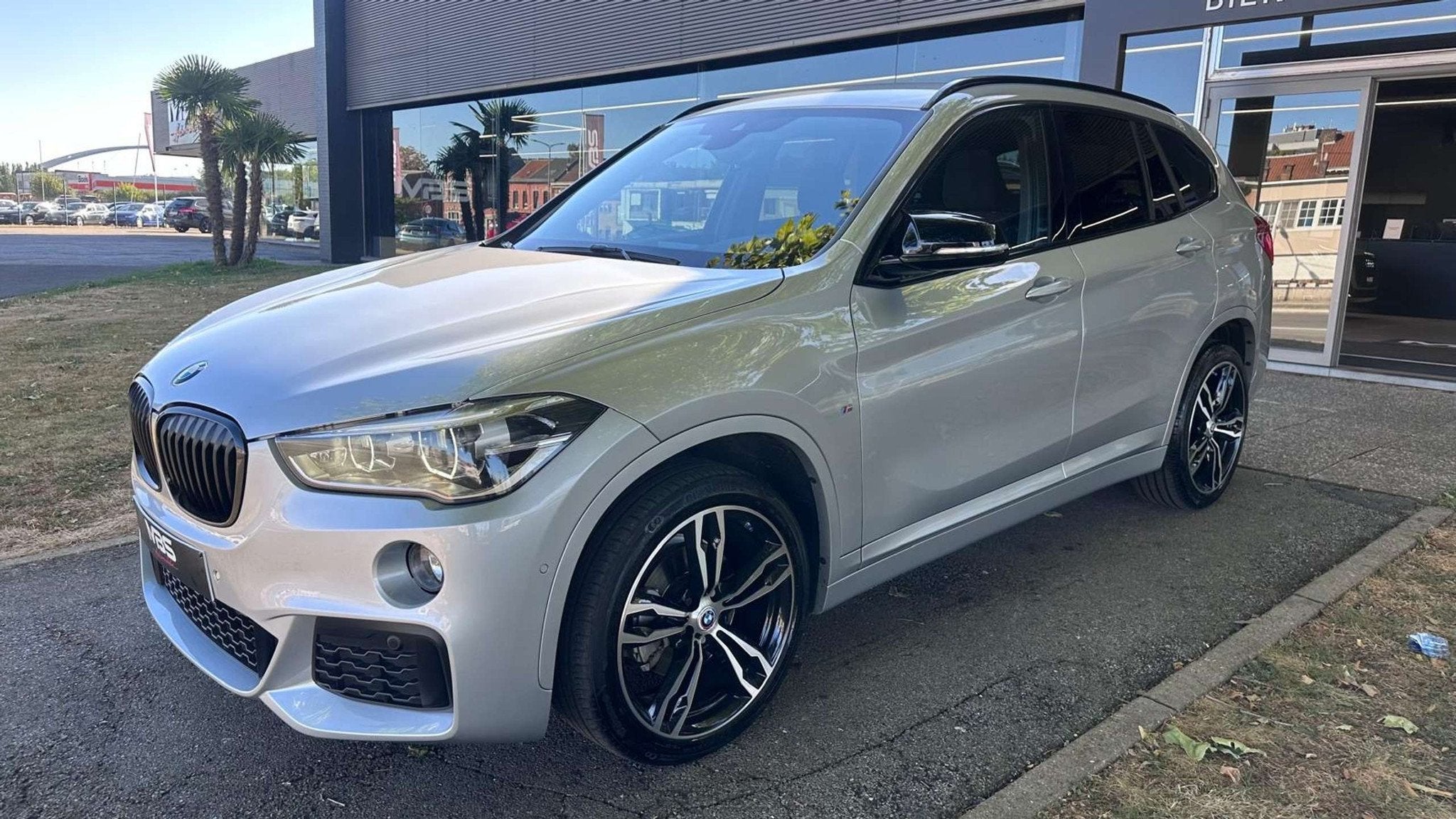 BMW X1 * 1.5iA sDrive18* PACK M* AUTO* CAMERA* XENON*, Auto's, Gebruikt, 136 pk, Alcantara, 124 g/km