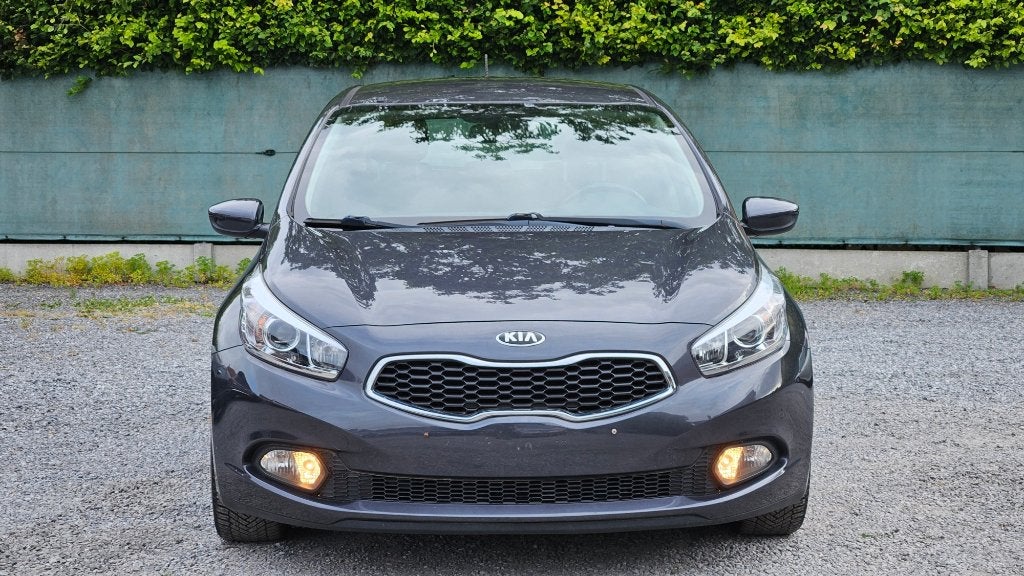 Kia 'Ceed 2014-1,4 Benzine-Airco- 135dkm, Auto's, Kia, Bedrijf, Handgeschakeld, 1400 cc, Te koop