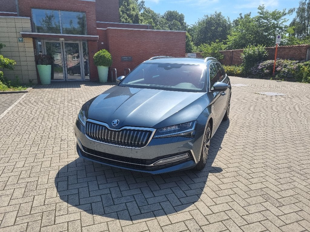 Skoda Superb Combi L&K PHEV 1.4 TSI | Topwagen, Auto's, Leder, Parkeerassistent, Voorwielaandrijving, Automaat
