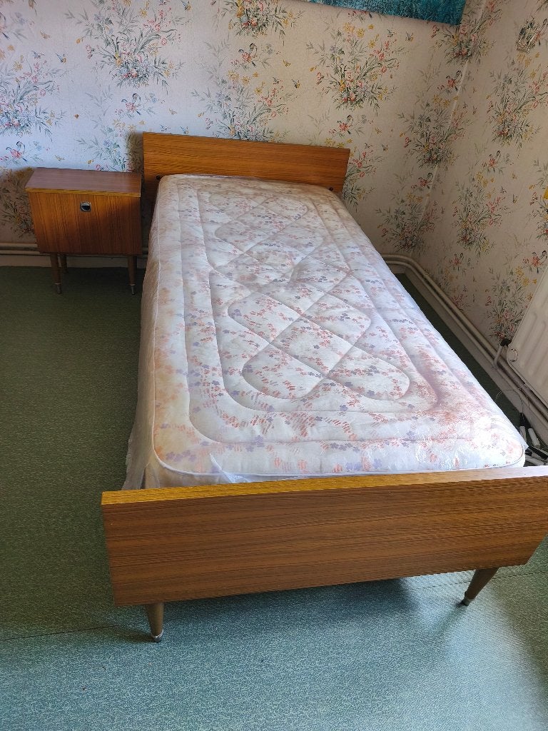 Retro 1 persoons slaapkamer, Huis en Inrichting, Slaapkamer | Complete slaapkamers, Ophalen, Gebruikt, Eenpersoons, Vol hout