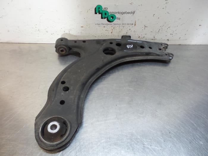 Draagarm rechts-voor van een Volkswagen Bora (Bora 98-), Gebruikt, -, Volkswagen, -