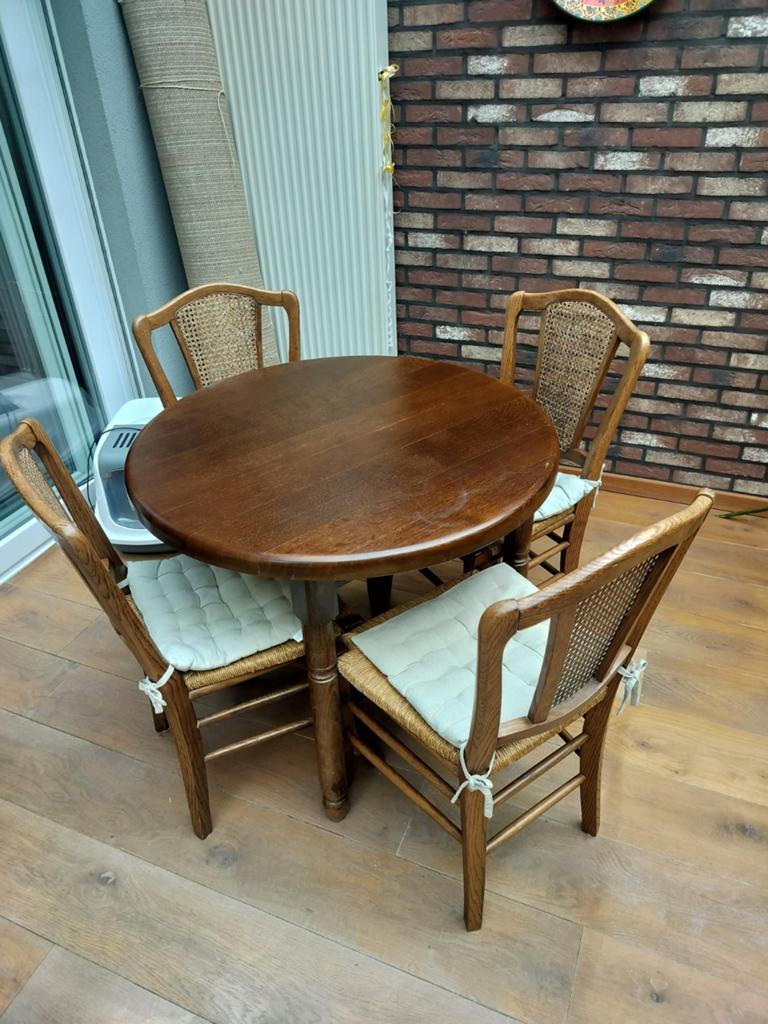 Massief houten tafel + 4 stoelen, Ophalen