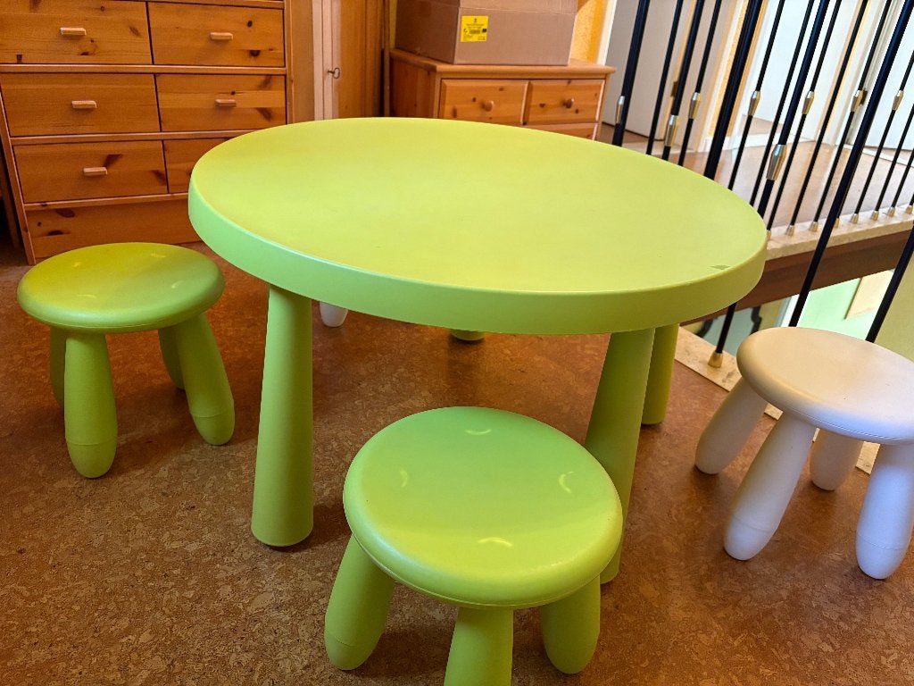 ronde kindertafel Ikea MAMMUT met 4 krukjes, Ophalen, Gebruikt, Tafel(s) en Stoel(en)