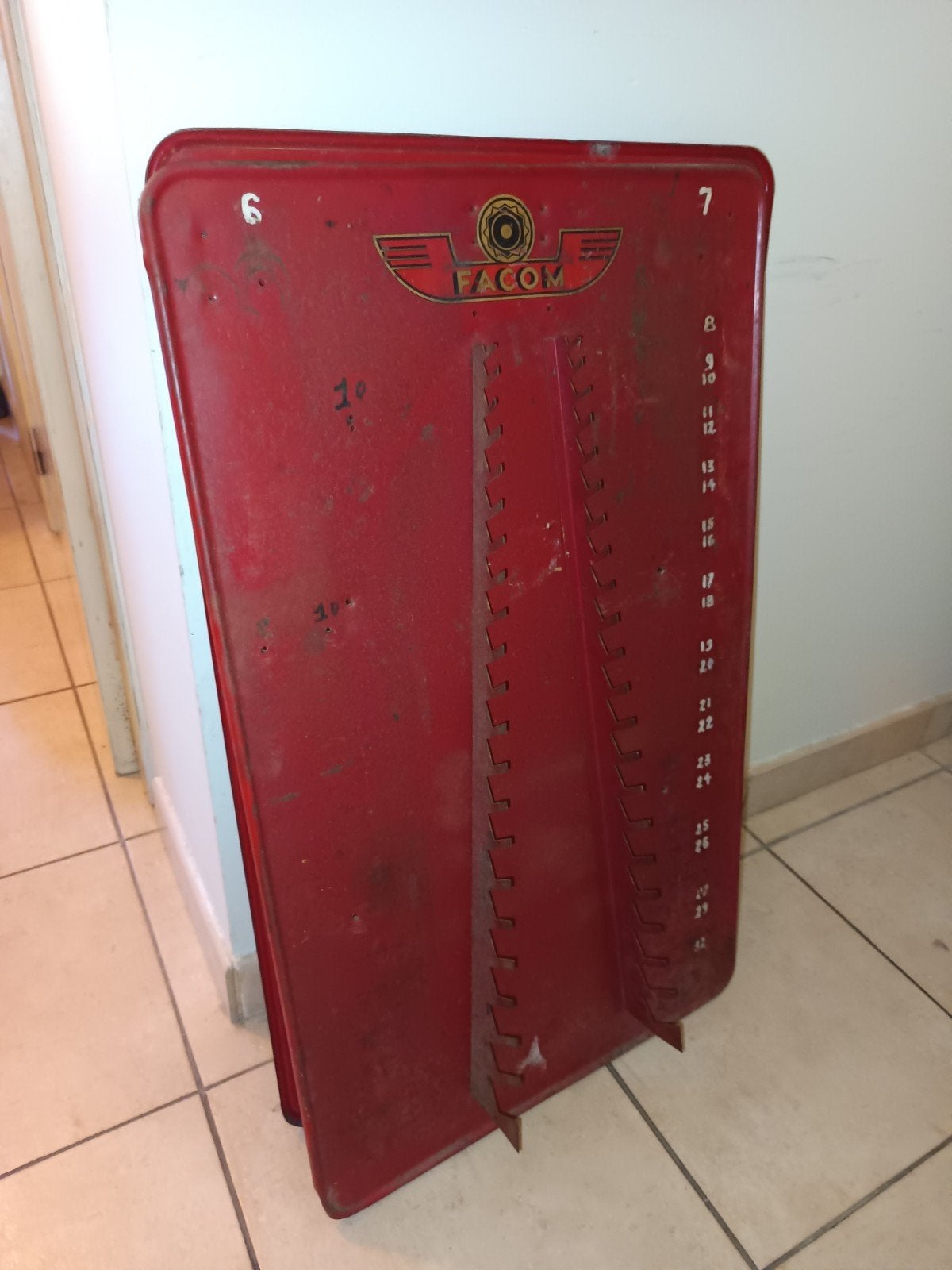 Plaque à clé facom années 50, Enlèvement ou Envoi