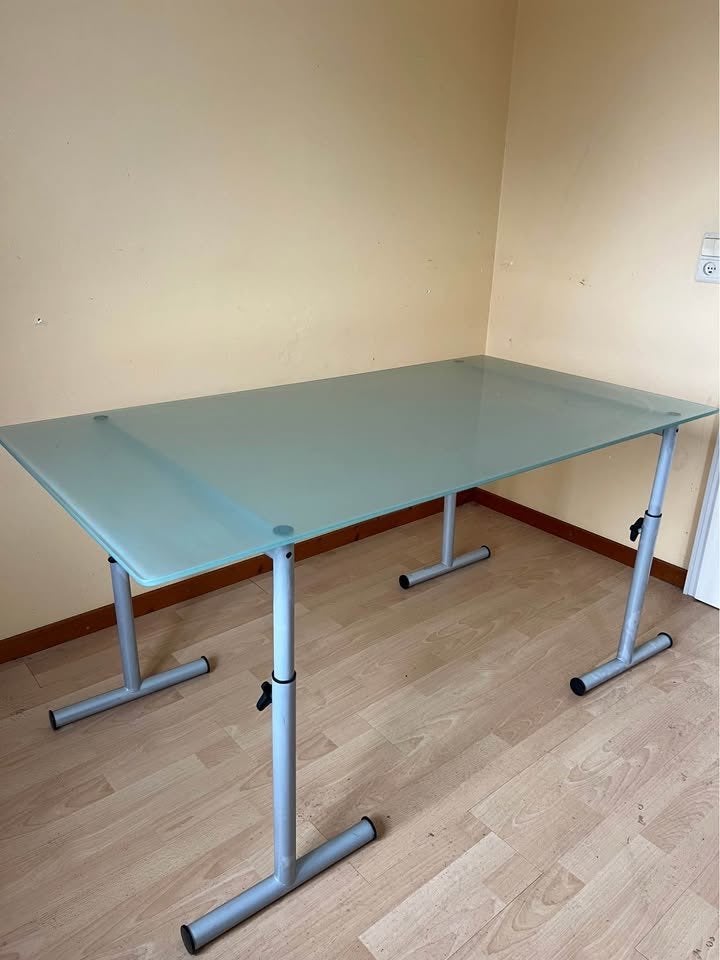 Bureau en verre mat sur tréteaux métalliques NEGOCIABLE, Maison & Meubles, Enlèvement, Utilisé, Réglable en hauteur, Verre