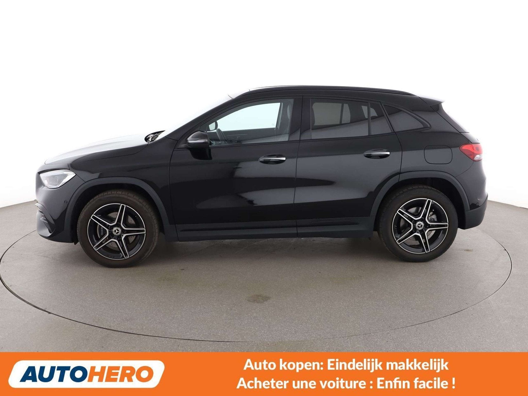 Mercedes-Benz GLA 250 GLA 250e AMG Line (bj 2023, automaat), Auto's, Mercedes-Benz, 32 g/km, Gebruikt, Alcantara, Zwart