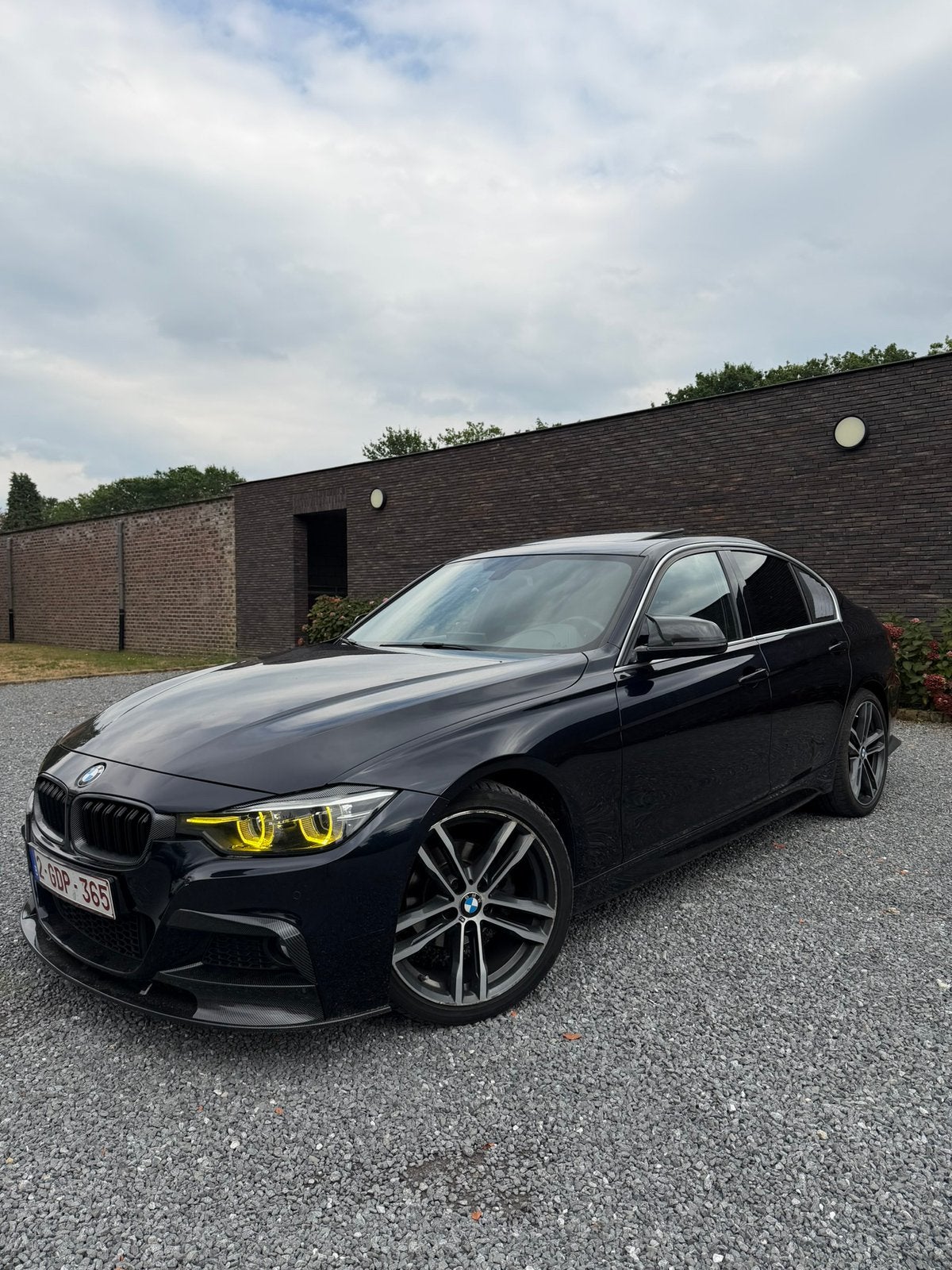 BMW 320i M Sport, Automaat, Achterwielaandrijving, Parkeerassistent, 4 cilinders