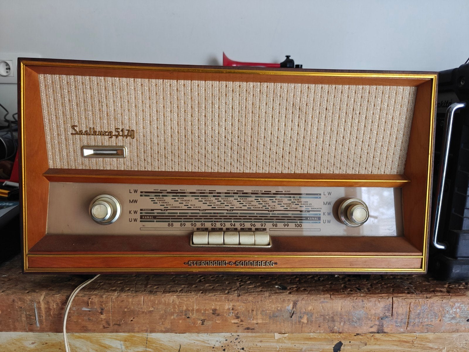 Buizenradio Saalberg 5170, Ophalen, Radio