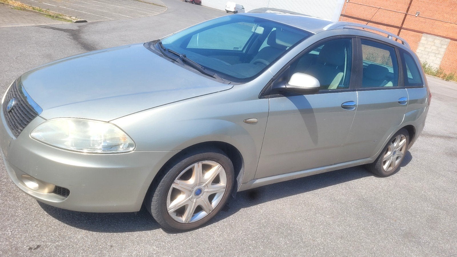 FIAT CROMA BREAK+1.9JTD+CTOK+FEUILLE ROSE À 599EU, Achat, Entreprise, Boîte manuelle, Croma