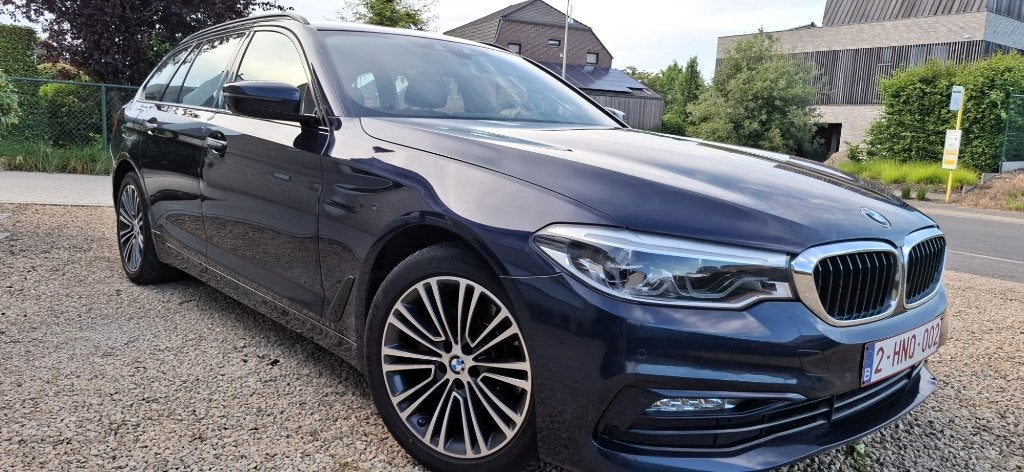 BMW 520D 2018/Sportline/18"/Cuir/Attelage de remorque., Cuir, Euro 6, Noir, Automatique