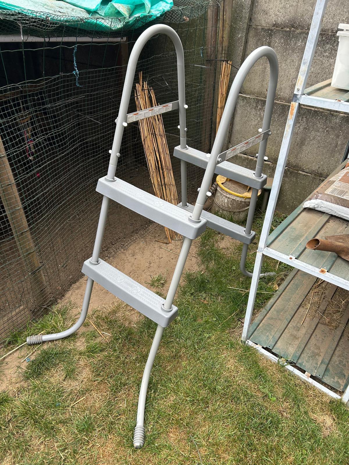 Zwembad trap, Tuin en Terras, Ophalen, Zo goed als nieuw