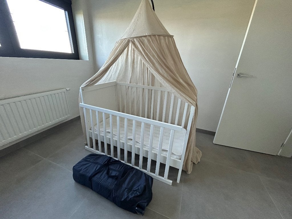 Babybed / peuterbed + reisbed + statief hemeldoek, Kinderen en Baby's, Ophalen, Matras