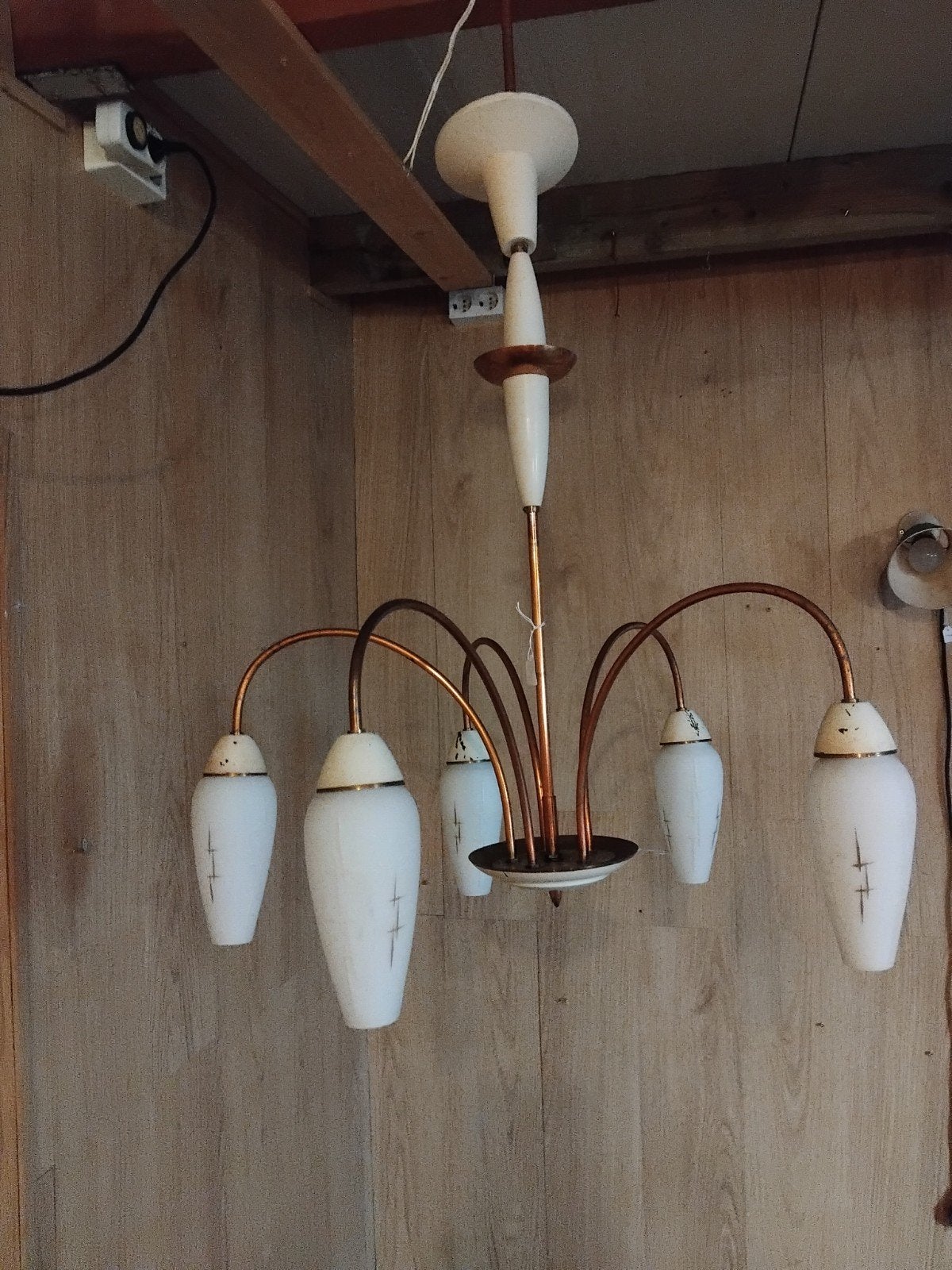 vintage kroonluchter met 5 armen, uitgevoerd in koper, E14 (klein), Zo goed als nieuw, Glas, Ophalen