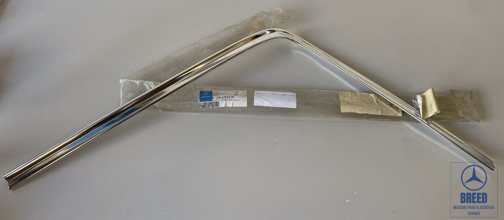 NOS sierlijst achterraam rechts voor Mercedes-Benz W108 W109, Autos : Pièces & Accessoires, Carrosserie & Tôlerie, Neuf, -, -