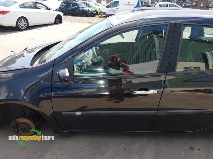 Portière 4portes avant gauche d'un Renault Clio (KRO8), -, Renault, -, 3 mois de garantie