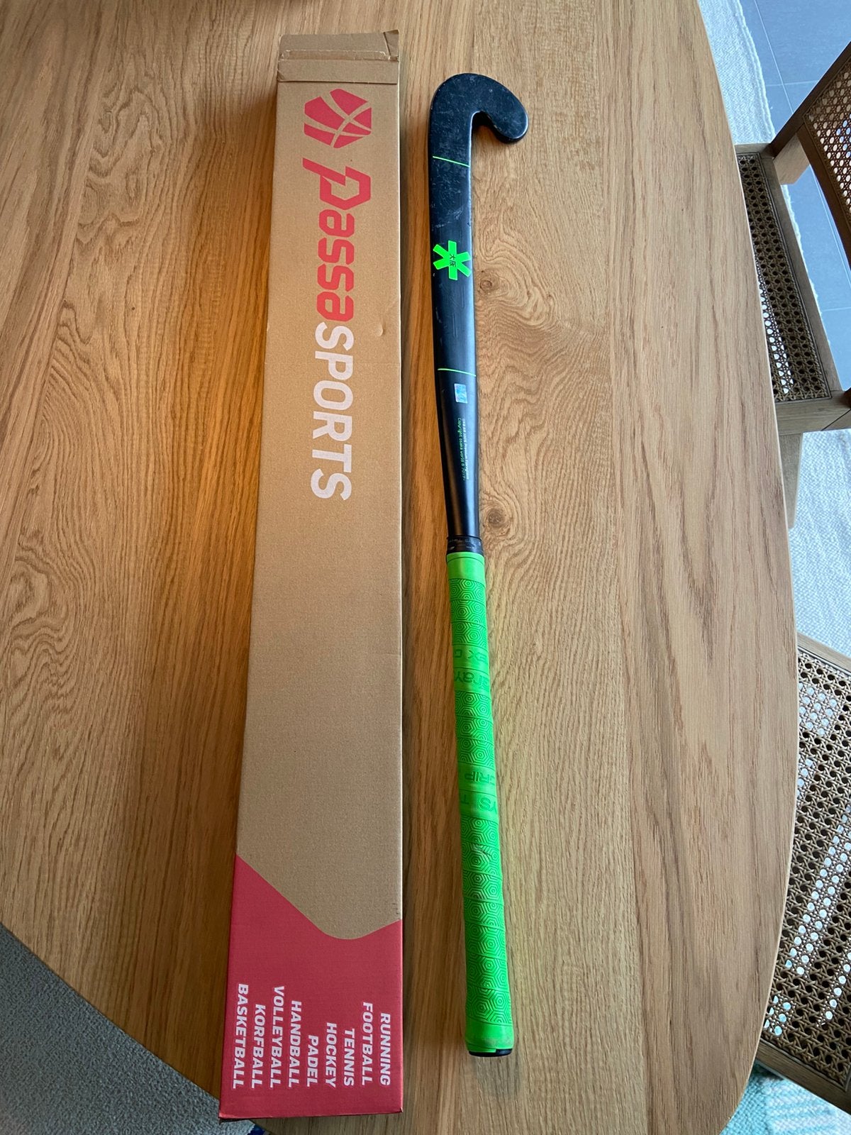 Bâton de hockey gazon Osaka Grow Bow 37,5 », Sports & Fitness, Enlèvement ou Envoi, Utilisé, Stick