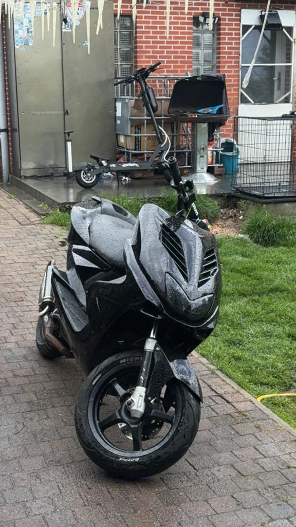 Aerox tekoop-teruil, Fietsen en Brommers, Scooters | Yamaha, Ophalen, Aerox, Nieuw, Klasse A (25 km/u)