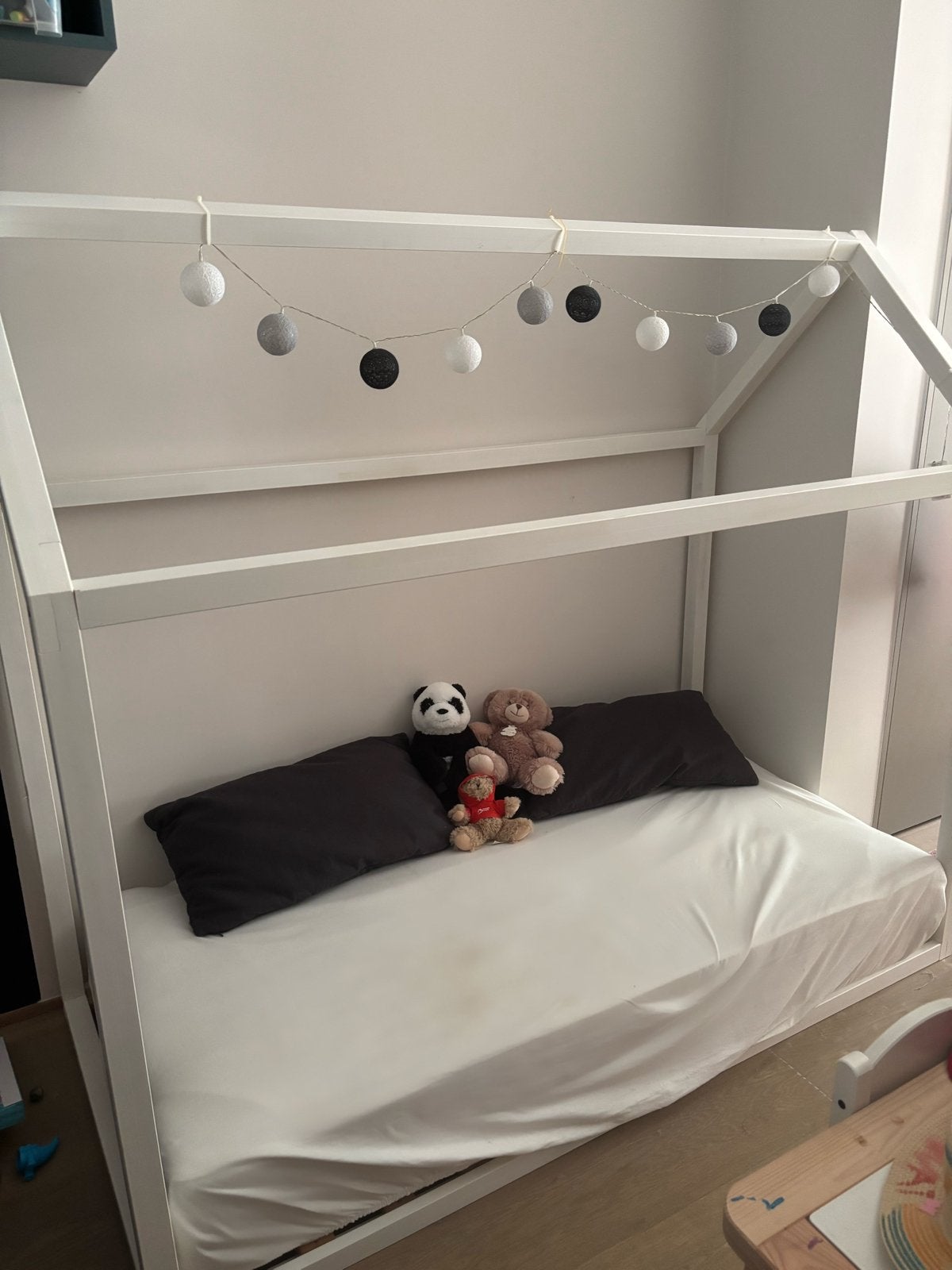 Maison avec lit de jeu, matelas inclus, Enlèvement, Comme neuf, Matelas