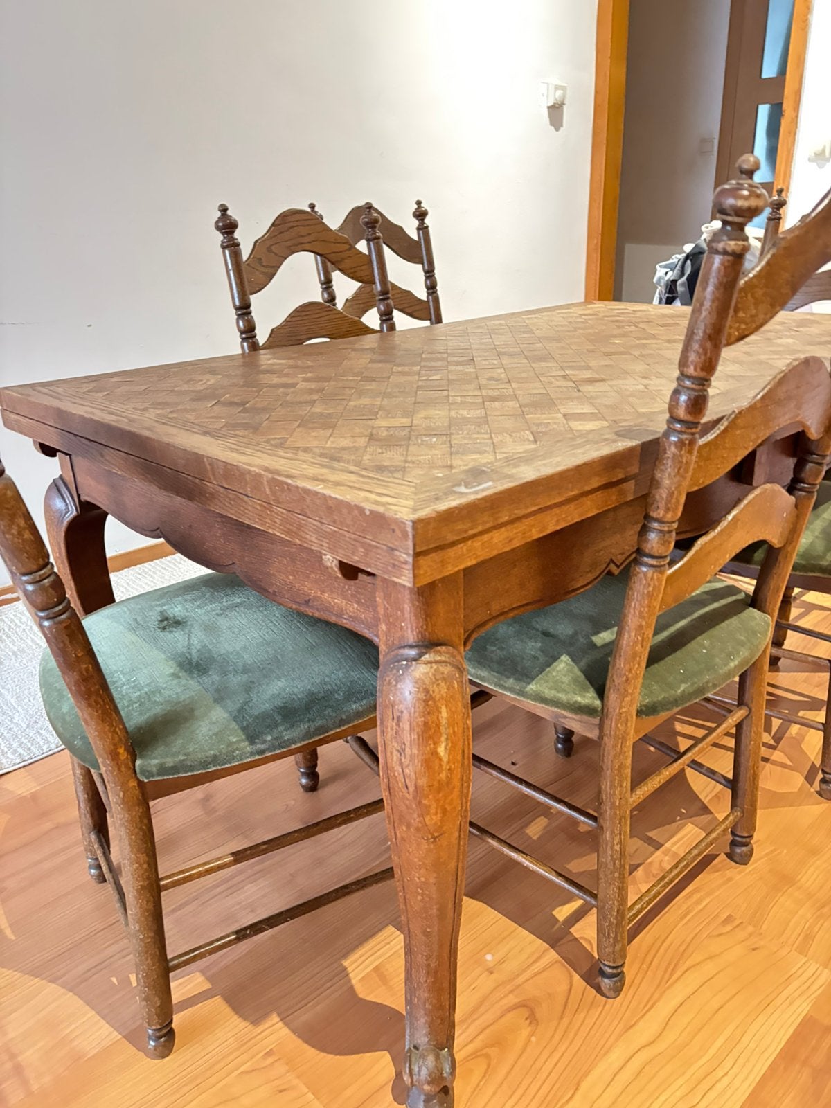 Gratis eettafel met stoelen. Gebruikt., Maison & Meubles, Enlèvement, Utilisé, Wood, 4 à 6 chaises