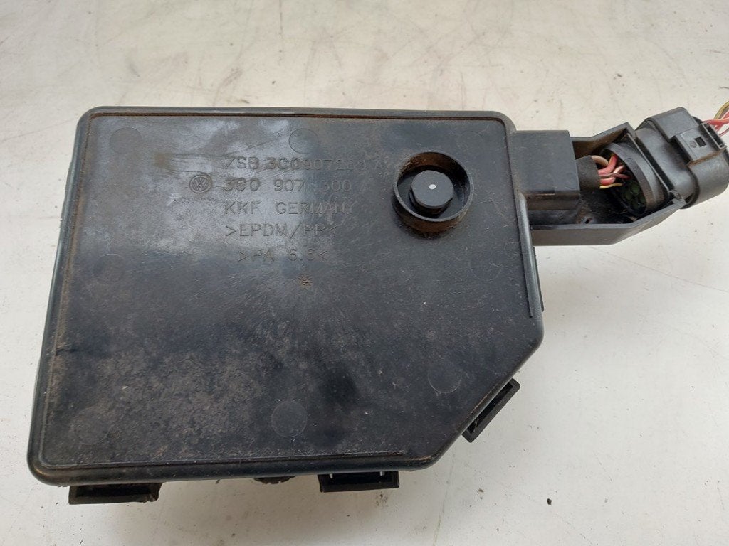 REGULATEUR DE TENSION Volkswagen Passat Variant (3C5), Volkswagen, Volkswagen AG, Utilisé, Kundenbetreuung@volkswagen.de