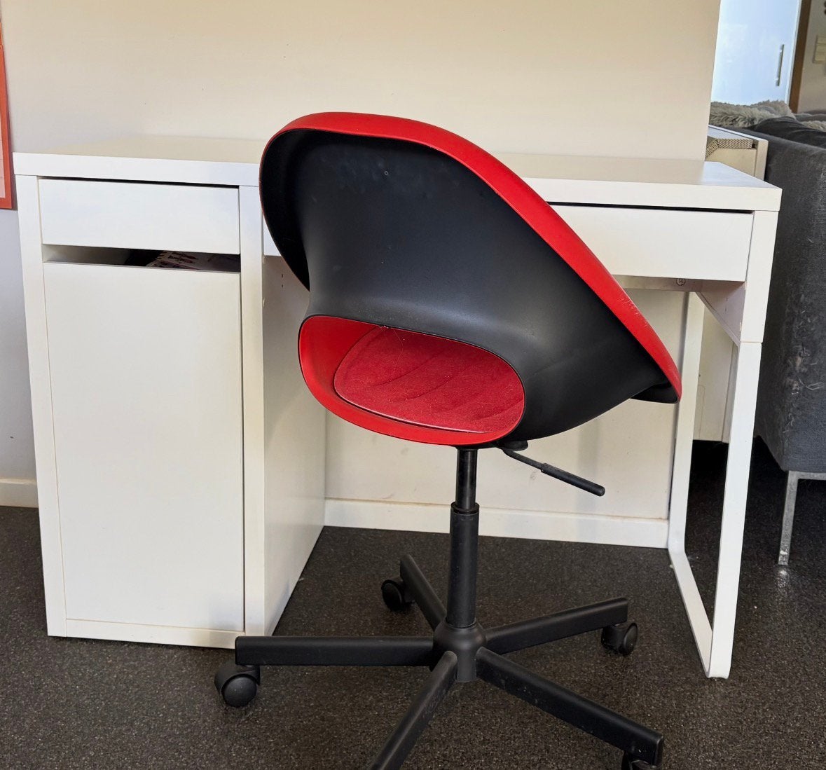 Leuke bureau, Ophalen, Zo goed als nieuw