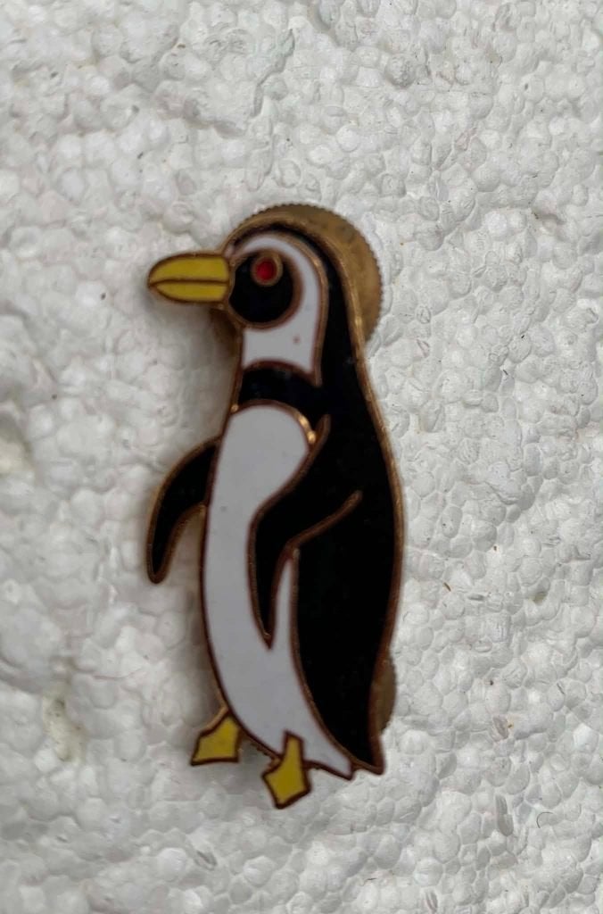 Borsthanger, Pinguïn, Elementaire vliegschool LM, Verzamelen, Ophalen of Verzenden, Luchtmacht, Embleem of Badge