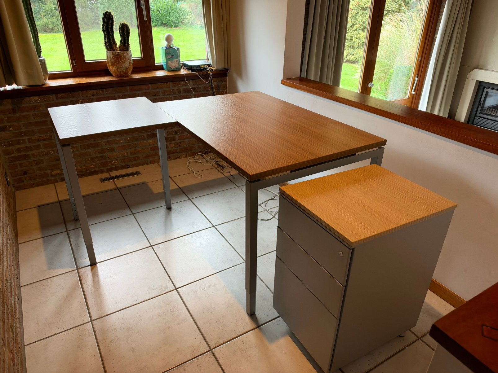 Bureau en ladeblok, Huis en Inrichting, Ophalen, Zo goed als nieuw