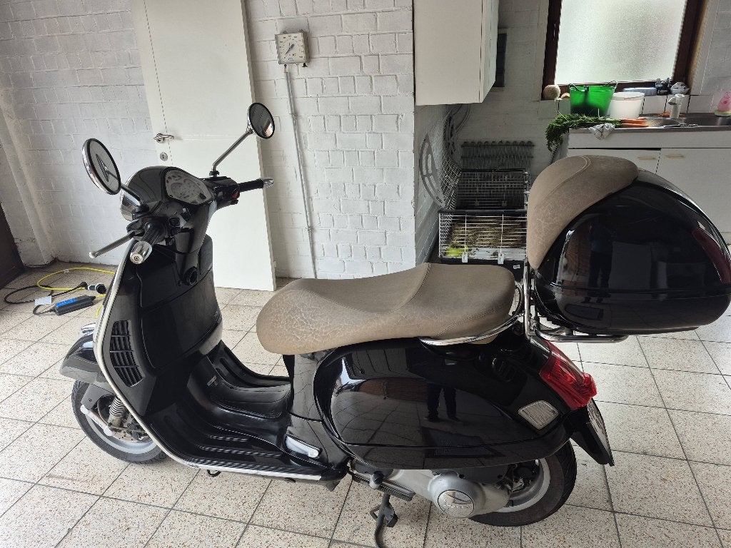 Vespa 125 cc 2010, Vélos & Vélomoteurs, Autres modèles, 125 cm³, Enlèvement, Utilisé