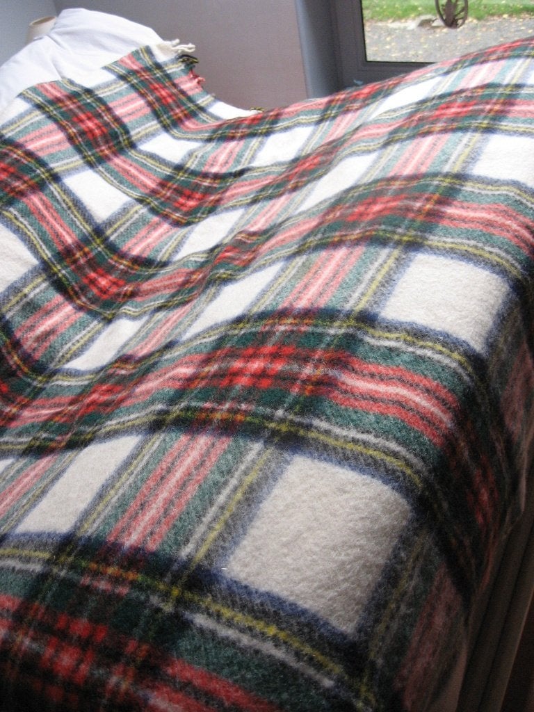 Plaid van Connemara. Gemaakt in de Republiek Ierland., Met franjes/kwastjes, 180 cm, Zo goed als nieuw, Plaid