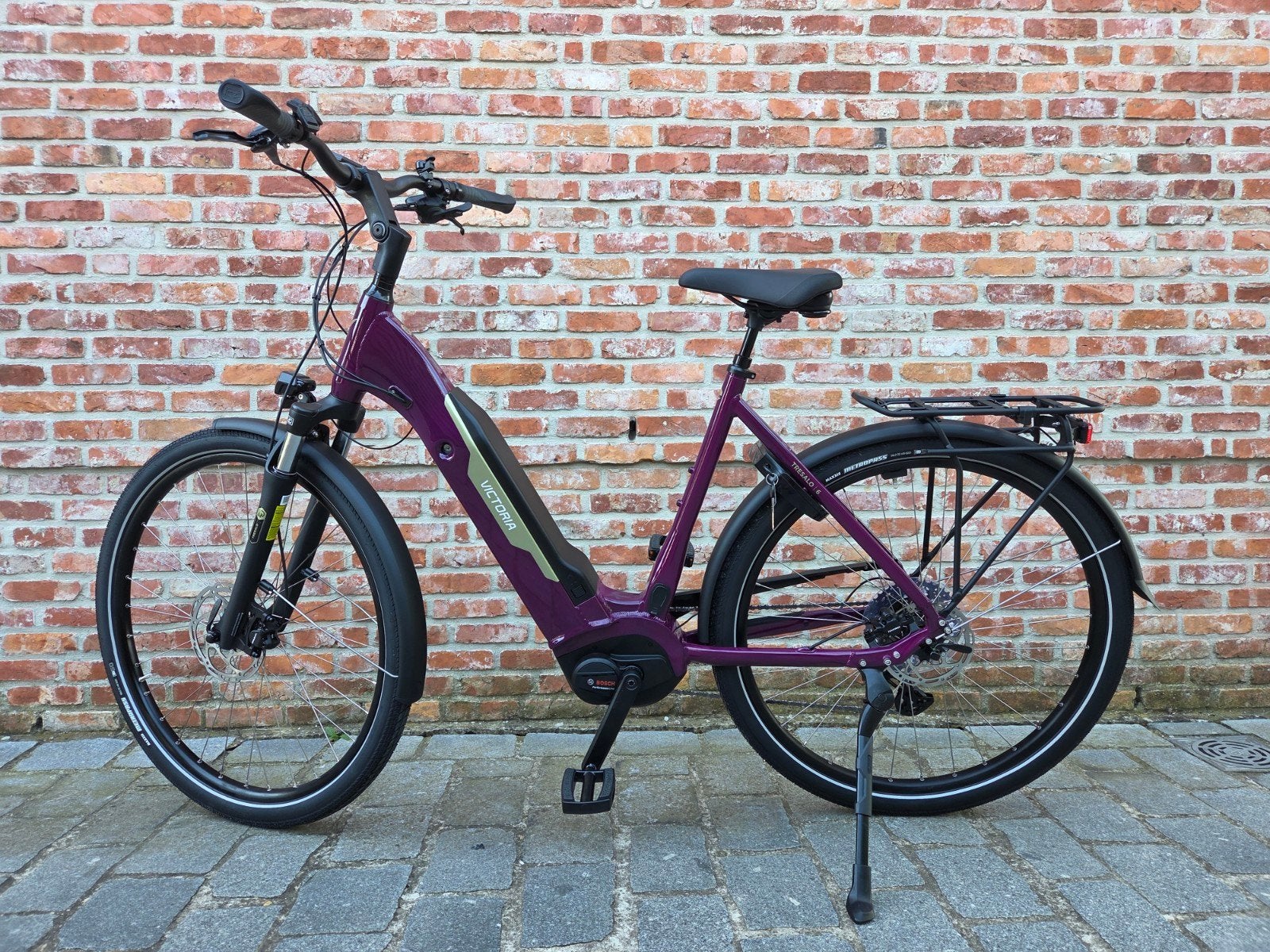 VICTORIA Elektrische trekkingfiets "Tresalo 6" (#1) - L 56cm, Fietsen en Brommers, Fietsen | Vouwfietsen, Info@victoria-bikes.com