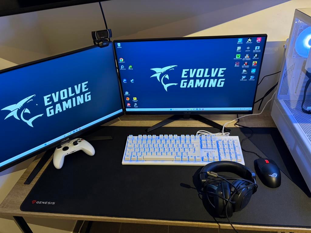 NIEUW! 2 game monitoren,Toetsenbord,Muis,headset,controller., Ophalen, Zo goed als nieuw