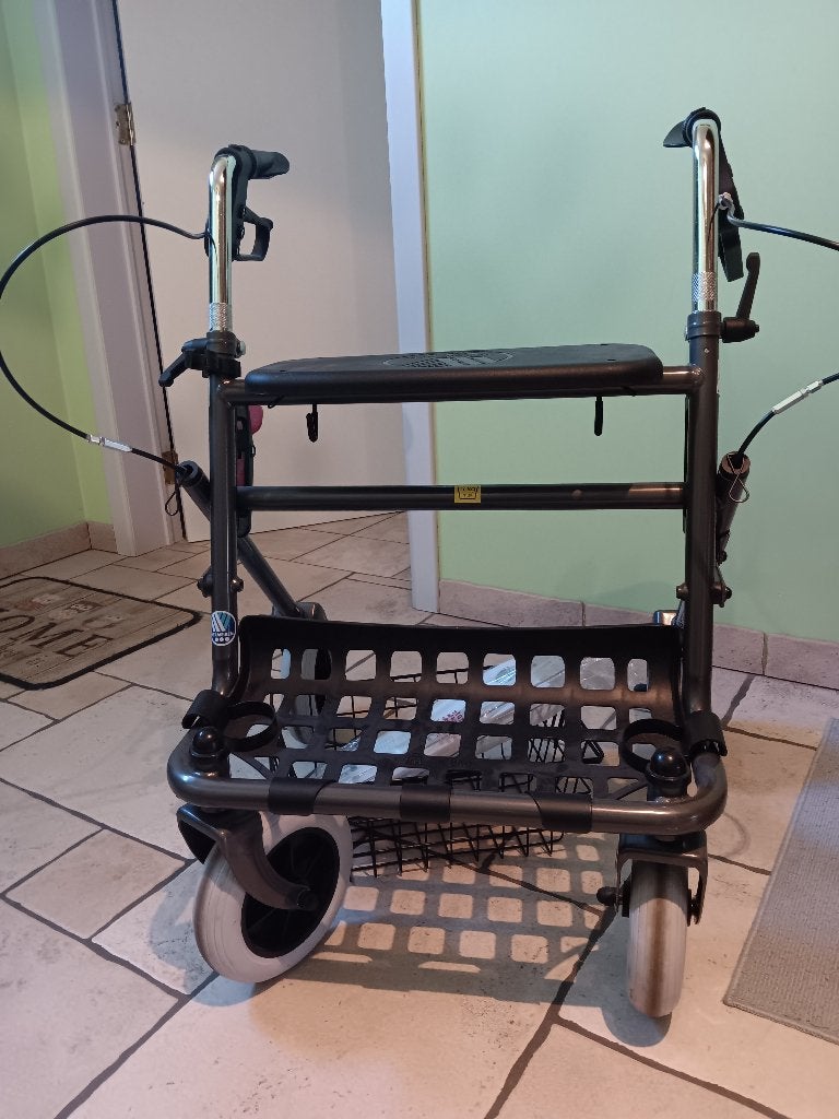 Rollator te koop, Divers, Déambulateurs, Comme neuf, Pliable, Enlèvement