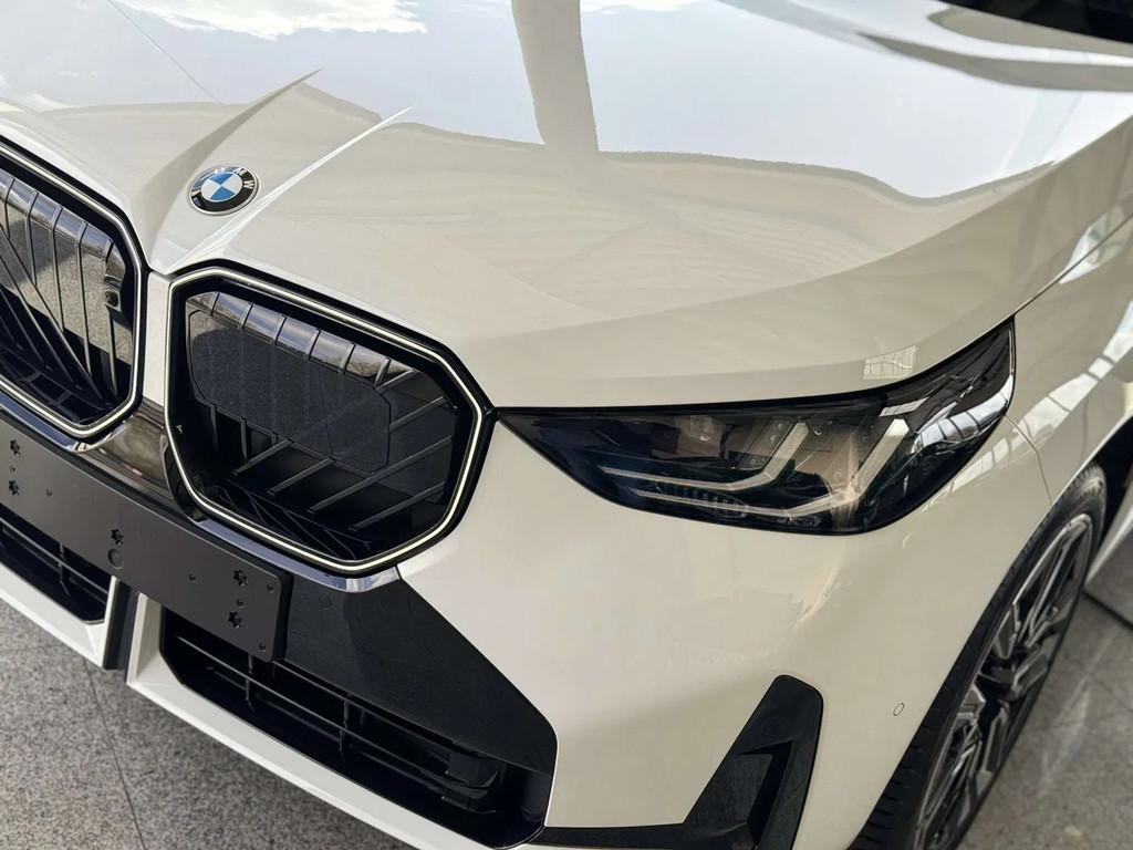 BMW X3 30e xDrive M Sport Pro / PANO / TRKHK / 360 / HUD, Automaat, Zwart, 4 cilinders, Wit