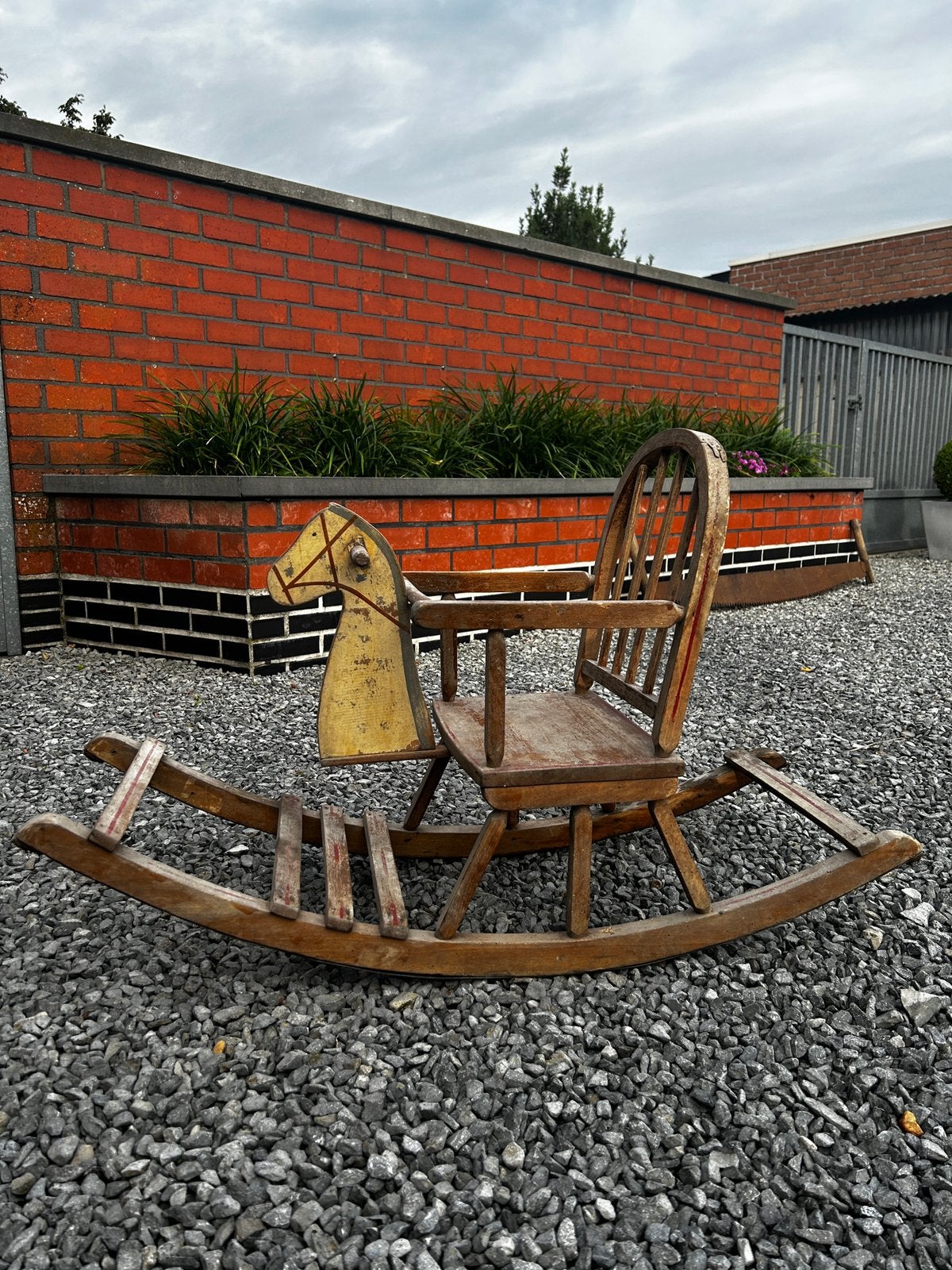 Oud schommelpaard, Enlèvement, Utilisé