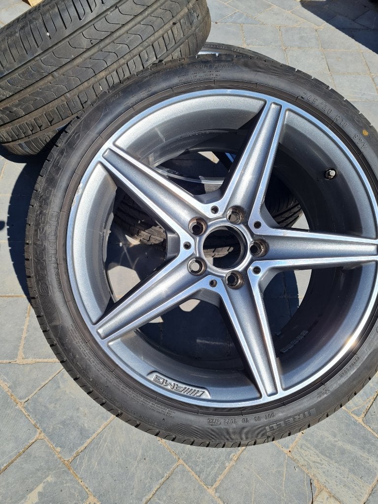 Pneus été Pirelli Cinturato 225/45 R18 Run Flat + jantes AMG, Véhicule de tourisme, Pneus été, 18 pouces, Enlèvement