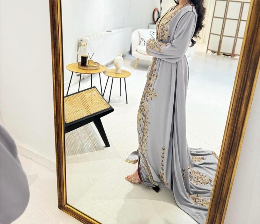 Prachtige volbewerkte takchita, Taille 42/44 (L), Robe de gala, Enlèvement ou Envoi, Comme neuf