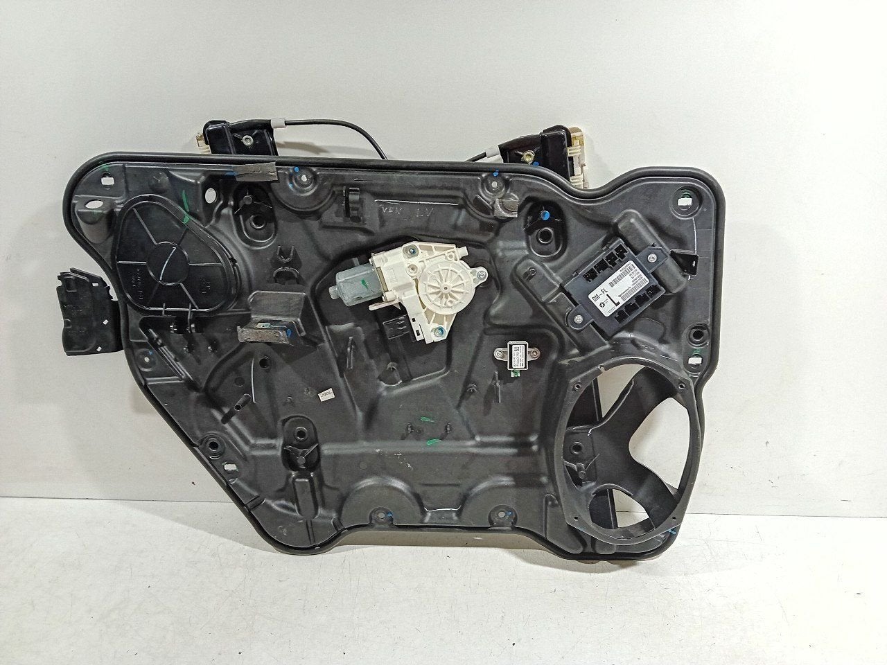 Raammechaniek elektrisch links voor Dodge Journey, Onderdelen@venauto.nl, Van der Ven Autorecycling B.V., Gebruikt, Ettenseweg 76, 4706 PB Roosendaal, The Netherlands