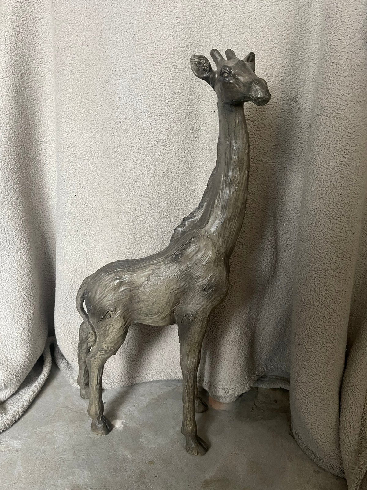 Statue décorative en forme de girafe — 50 cm, Enlèvement, Comme neuf, Gris