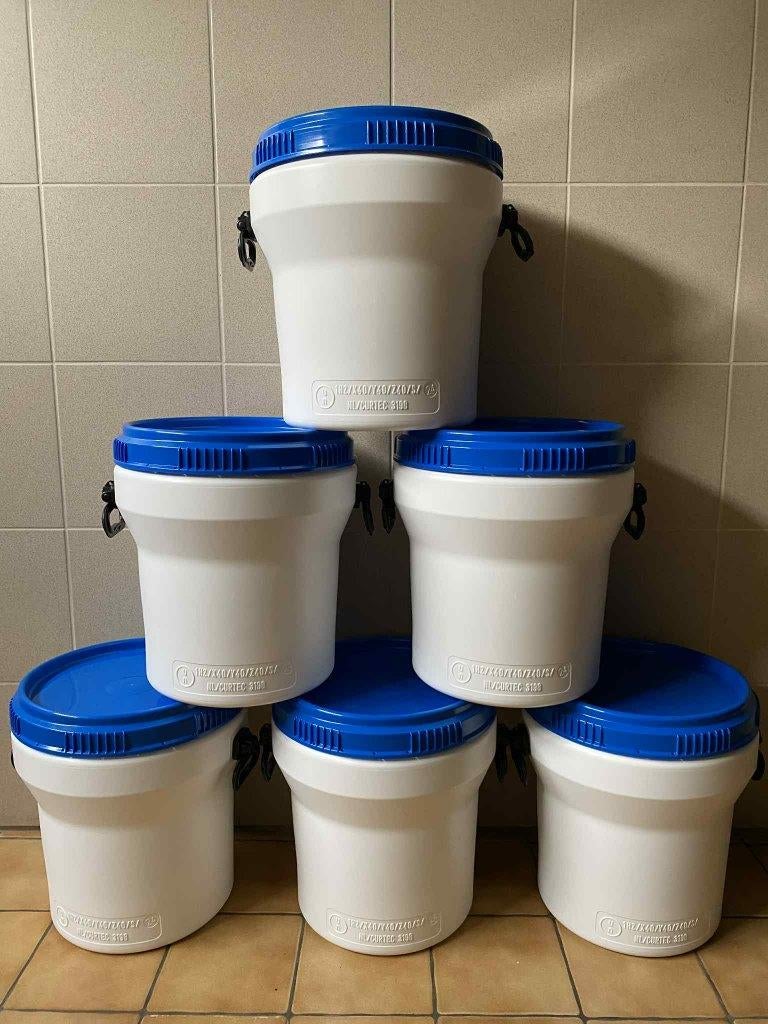 Voedertonnen 30 liter, met draaideksel !, Enlèvement, Comme neuf
