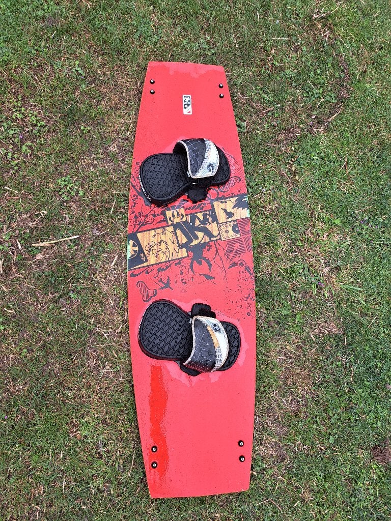 kiteboard Cabrinha Custom (Andre Phillip Signature), Sports nautiques & Bateaux, Kitesurf, Utilisé, Planche de kite, Double astuce