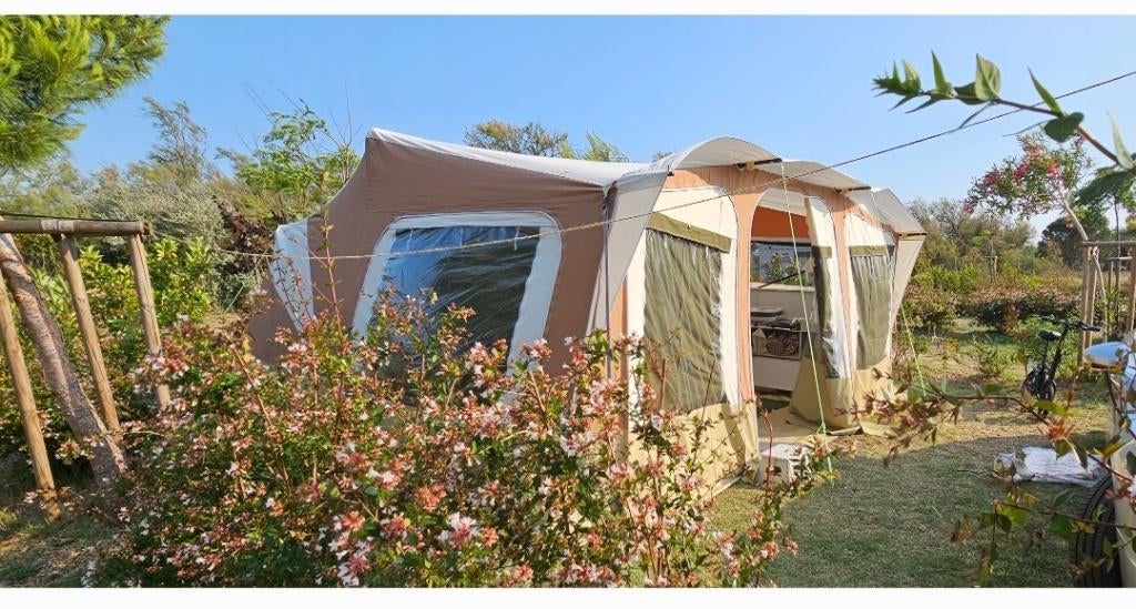Caravane pliante, Caravanes & Camping, Caravanes pliantes, Trigano, Plus de 6, Beige, Présent, Enlèvement