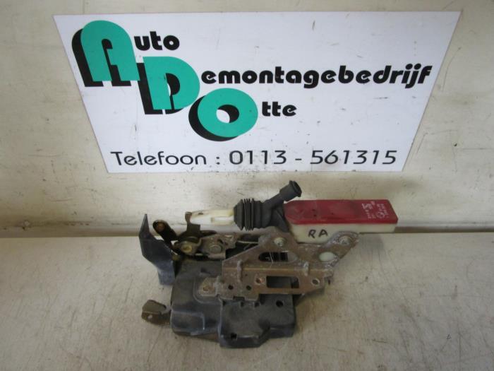 Serrure portière mécanique 4portes arrière droite d'un BM, -, 3 mois de garantie, Utilisé, -