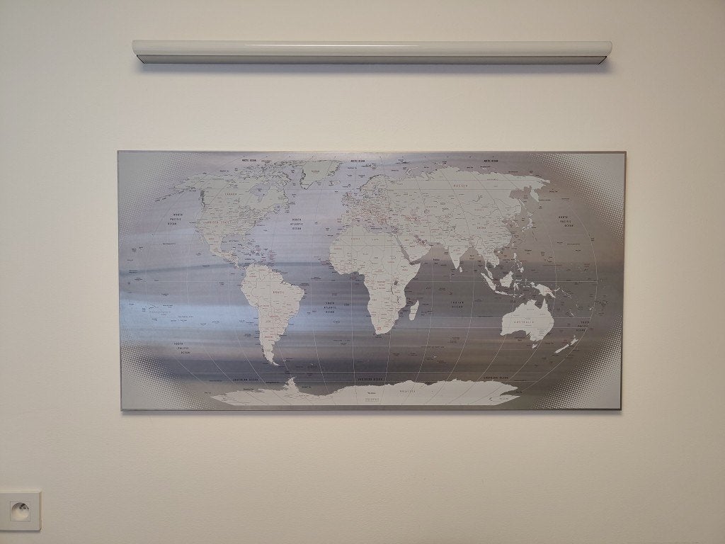 Seletti La carte du monde avec aimants 111 cm, Industriel, Argent, Enlèvement ou Envoi, Métal