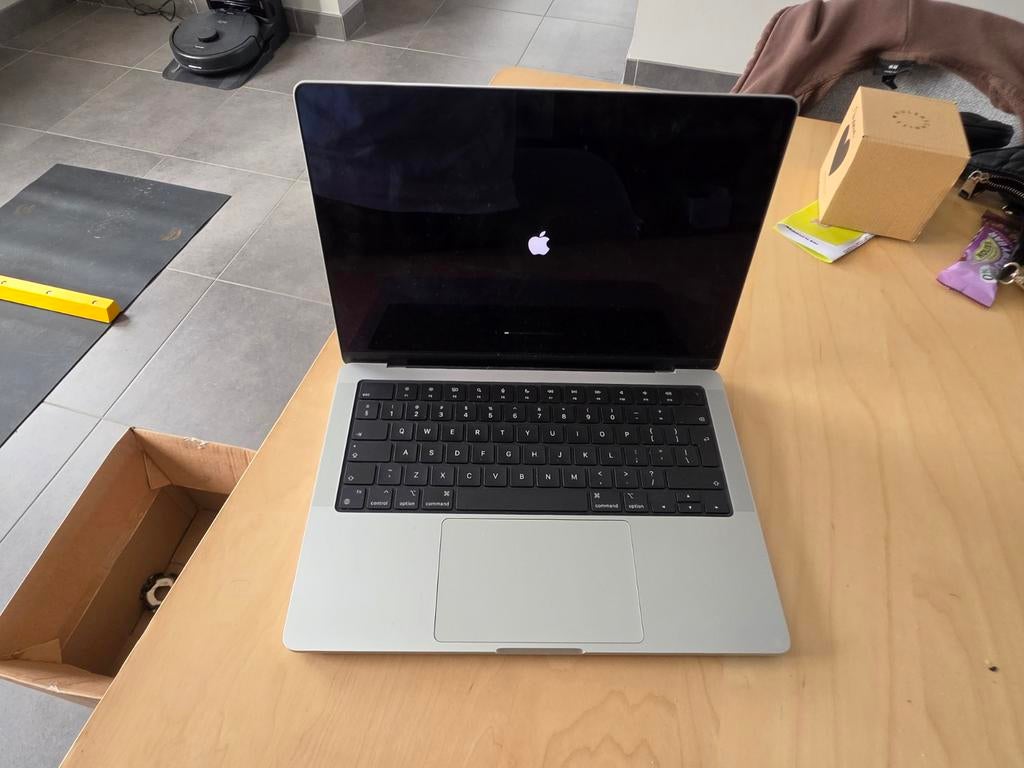 MacBook Pro 14 pouces M4 Pro - 48 Go de RAM/512 Go de SSD -, Informatique & Logiciels, Apple Macbooks, MacBook, 512 GB, Qwerty